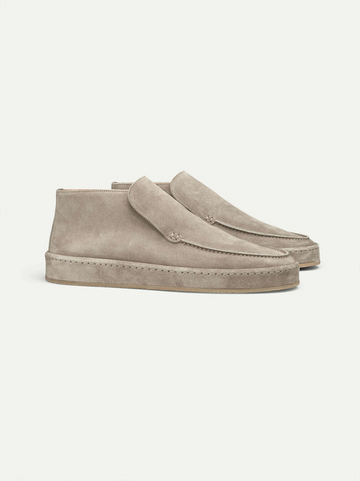LIGHT GREY VOYAGER TRAINER